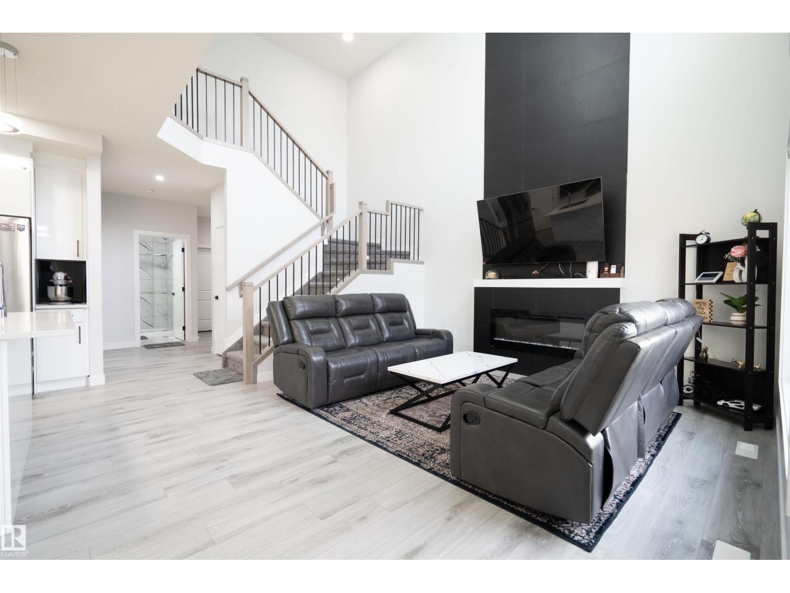 3620 41 Ave - 8