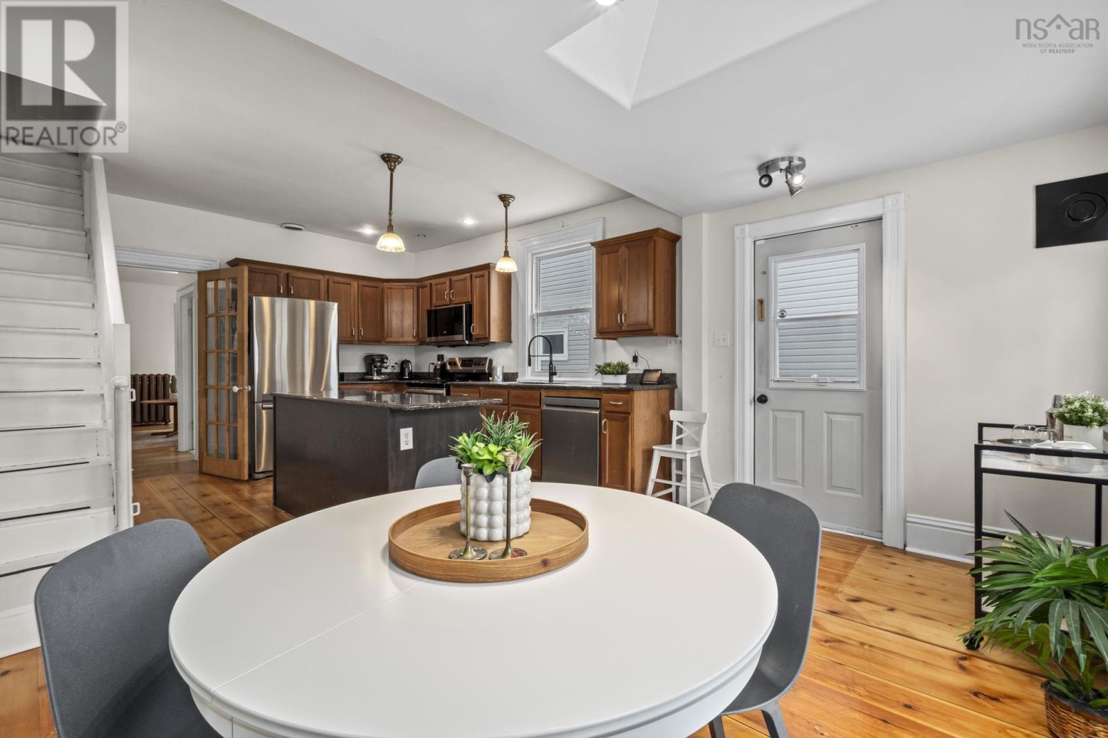 1378 Robie Street - 26