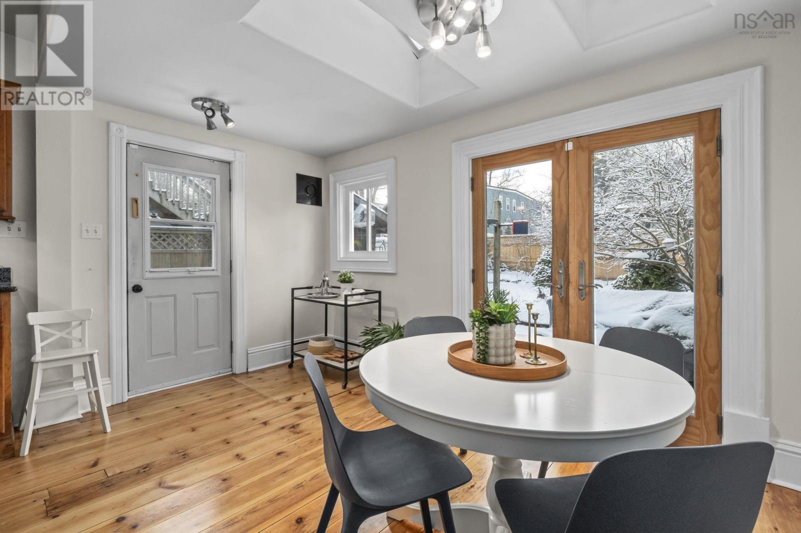 1378 Robie Street - 25