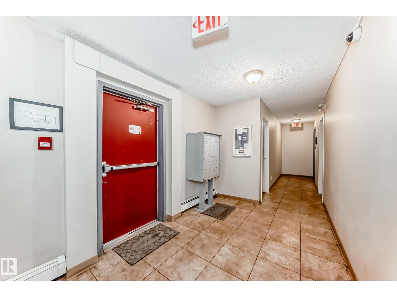 #305 12710 127 ST NW - 18