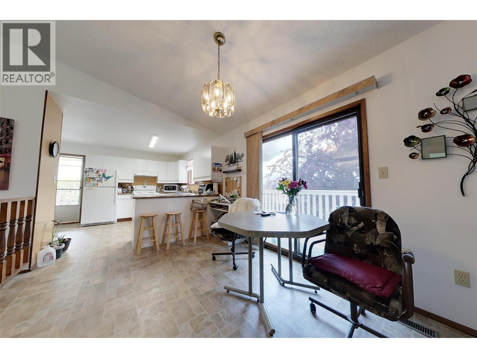 1812 Mt Nelson Crescent - 5