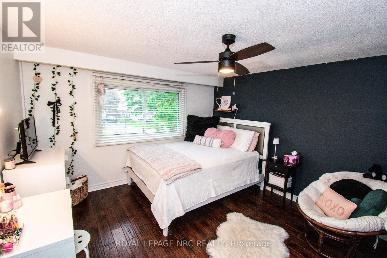 11 SHELDONBURY COURT - 32