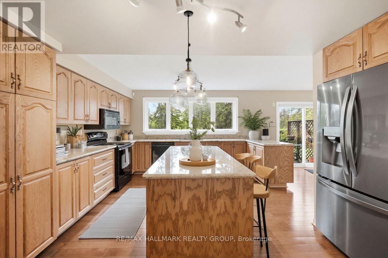 20 HALLDORSON CRESCENT - 10
