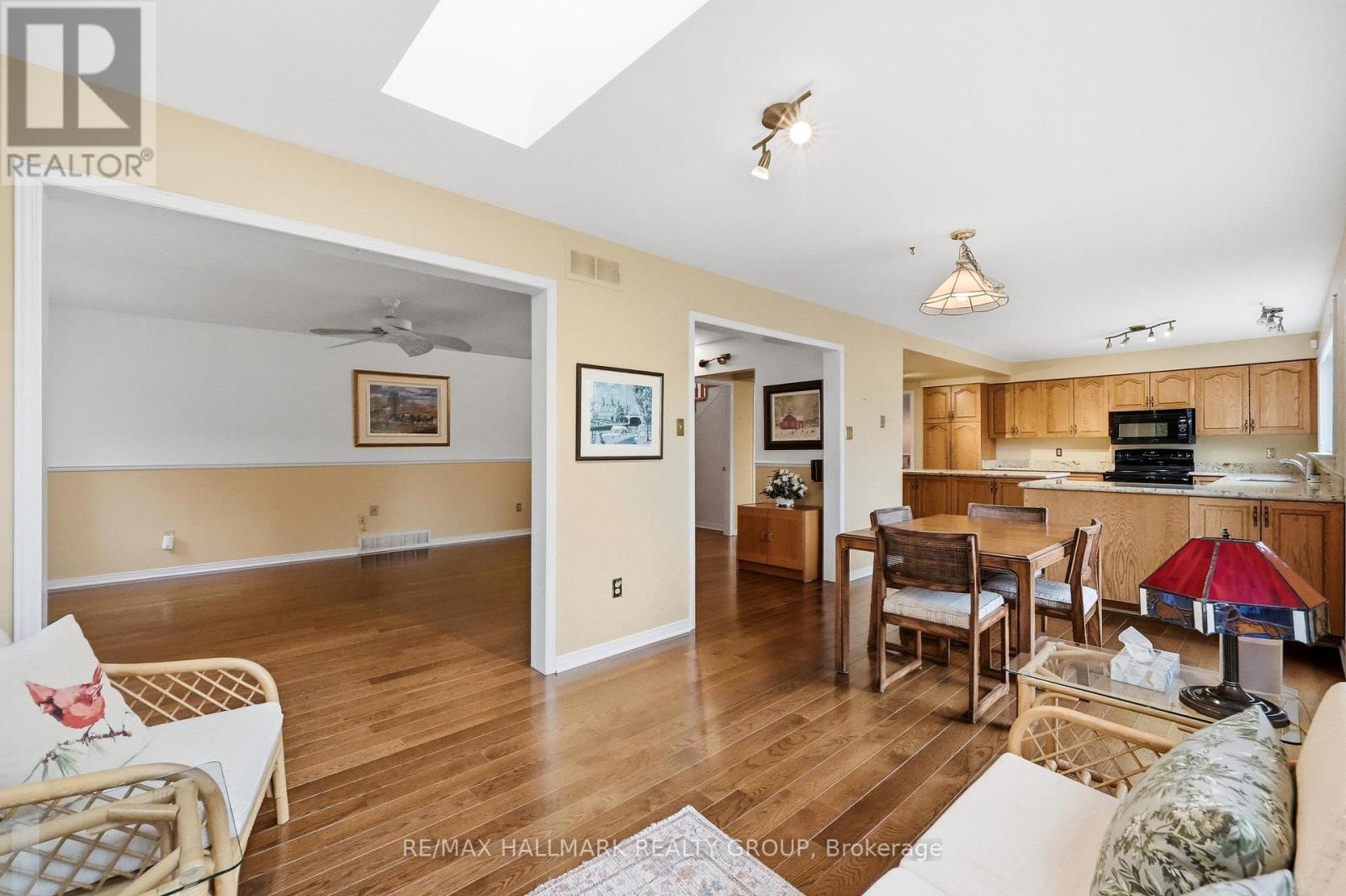 20 HALLDORSON CRESCENT - 16