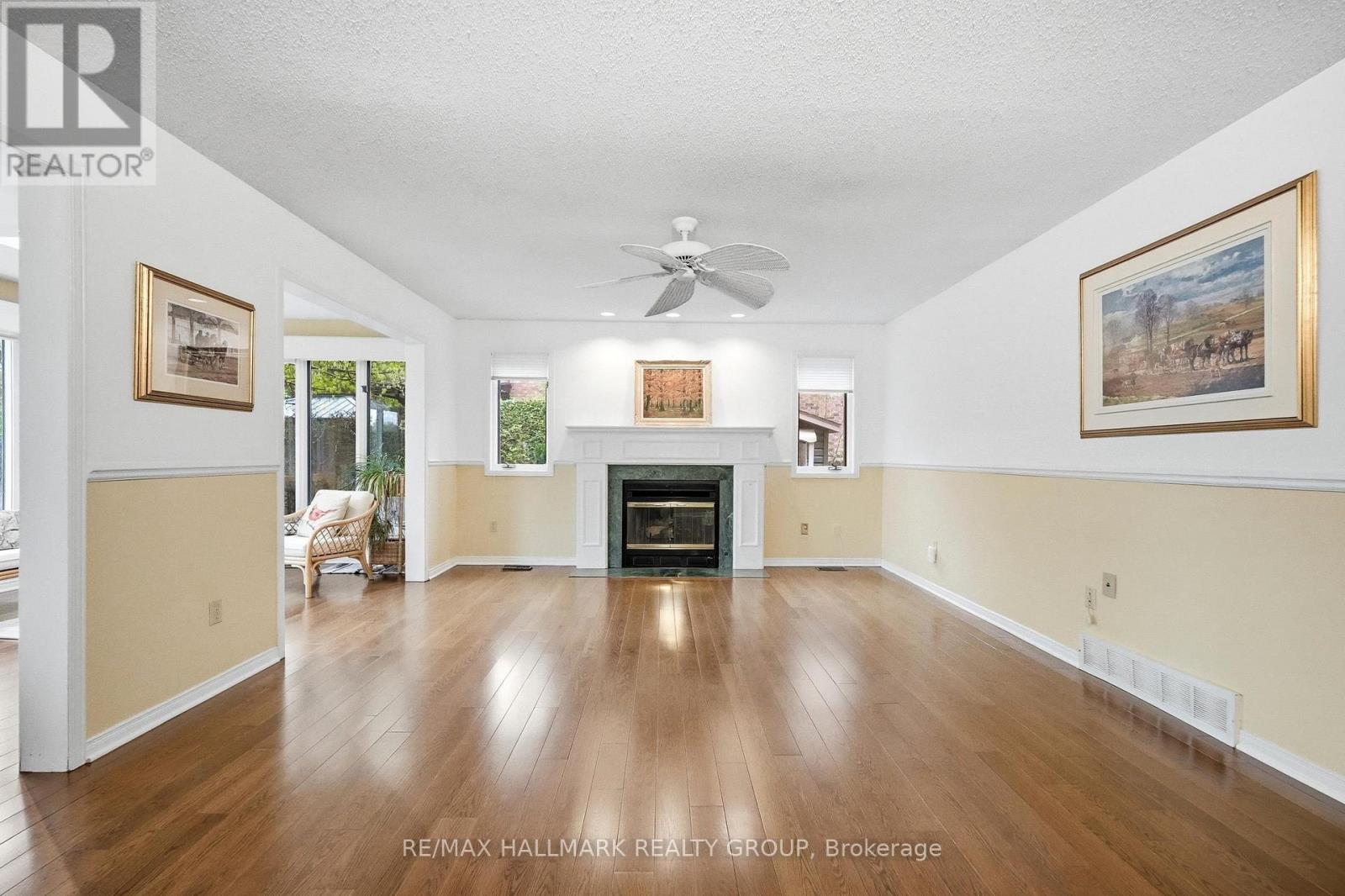 20 HALLDORSON CRESCENT - 20