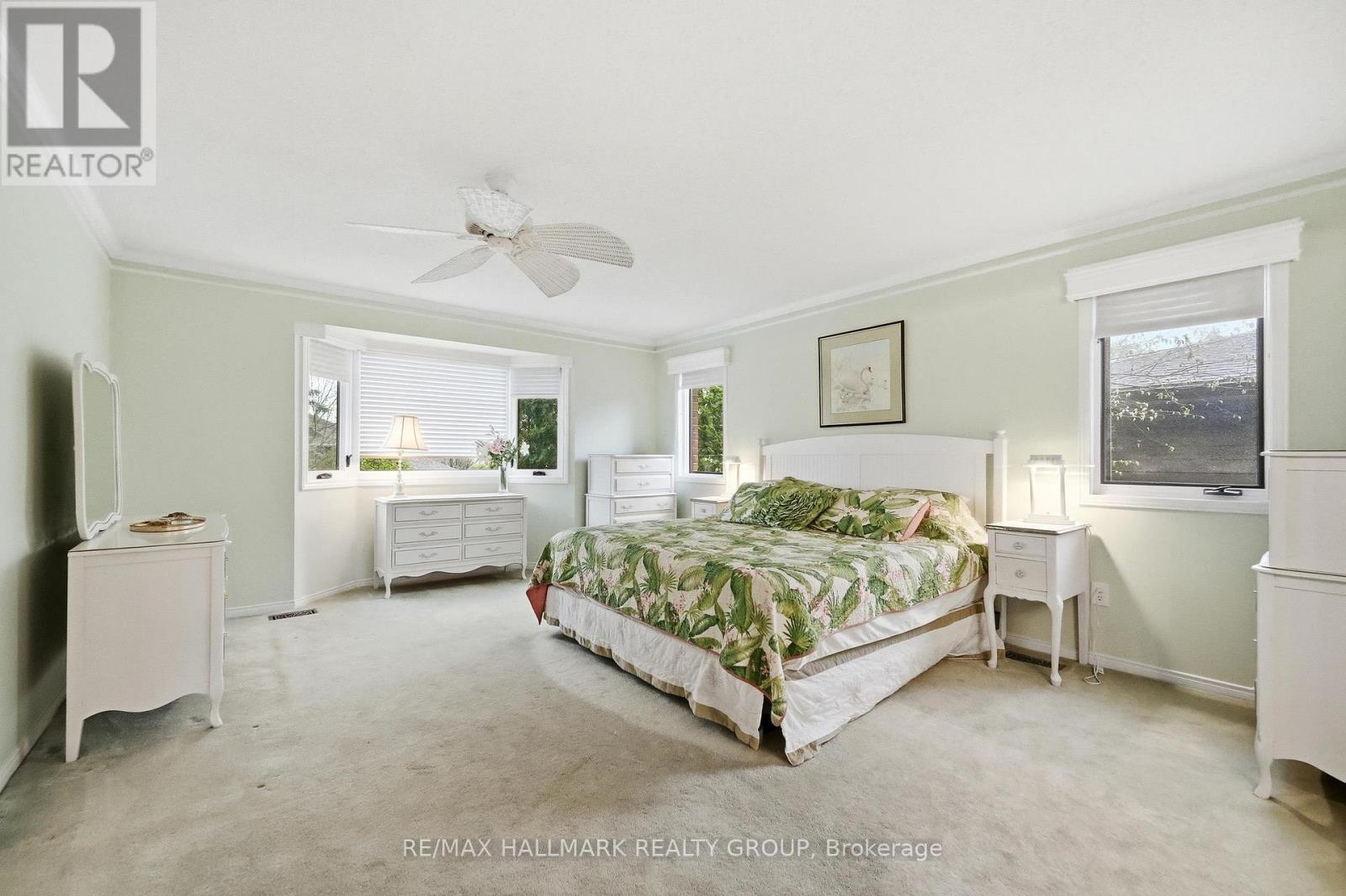 20 HALLDORSON CRESCENT - 27