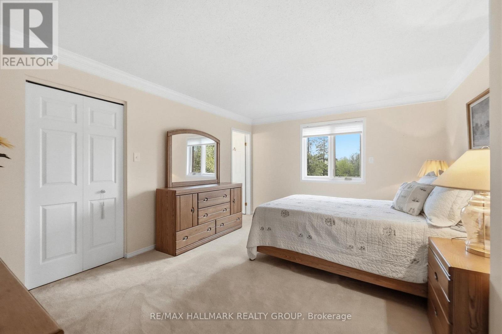 20 HALLDORSON CRESCENT - 33