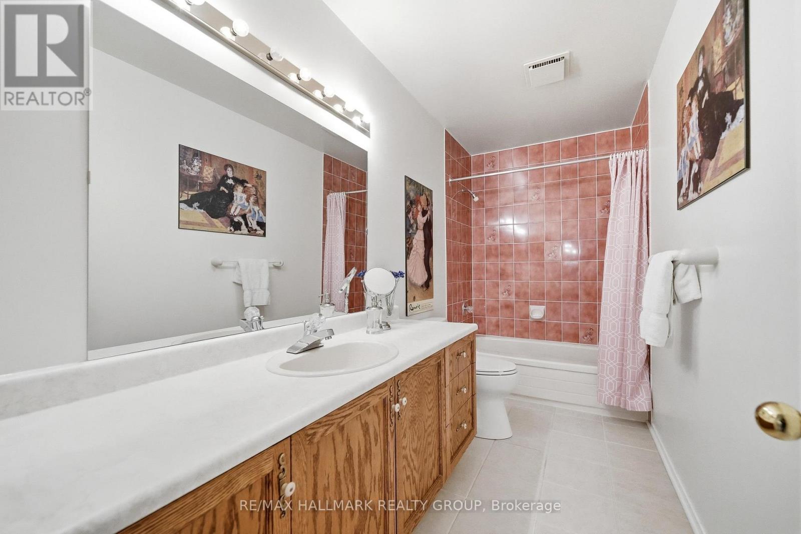 20 HALLDORSON CRESCENT - 38