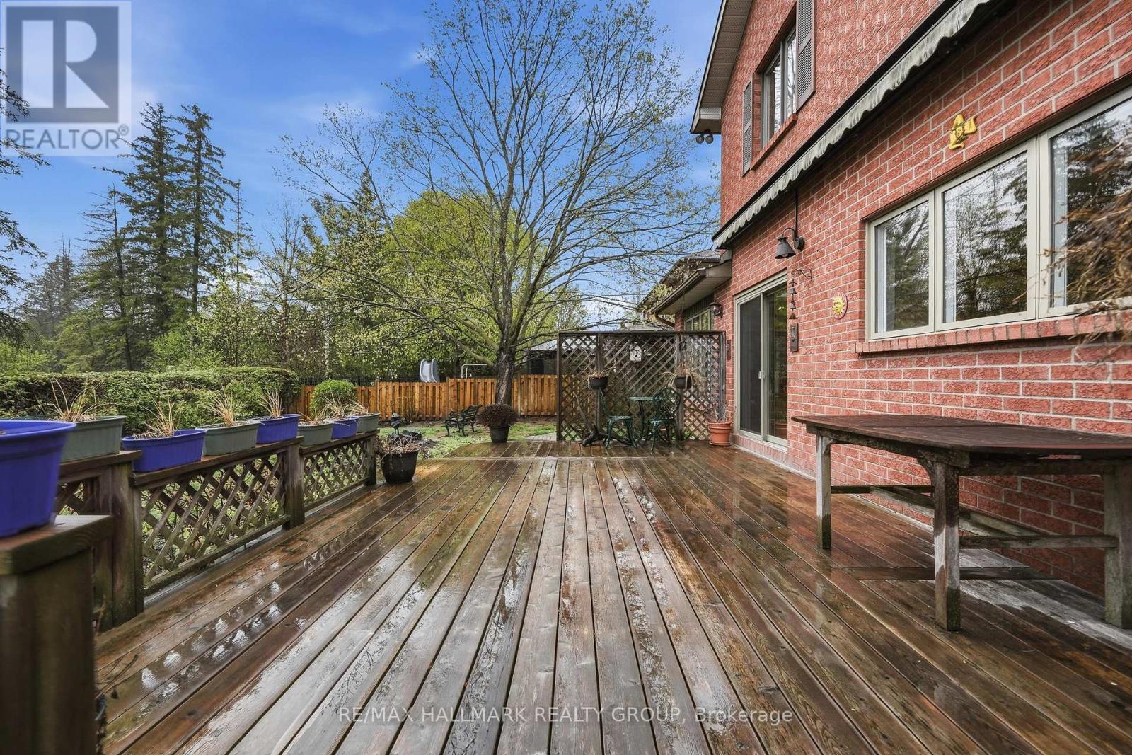 20 HALLDORSON CRESCENT - 44