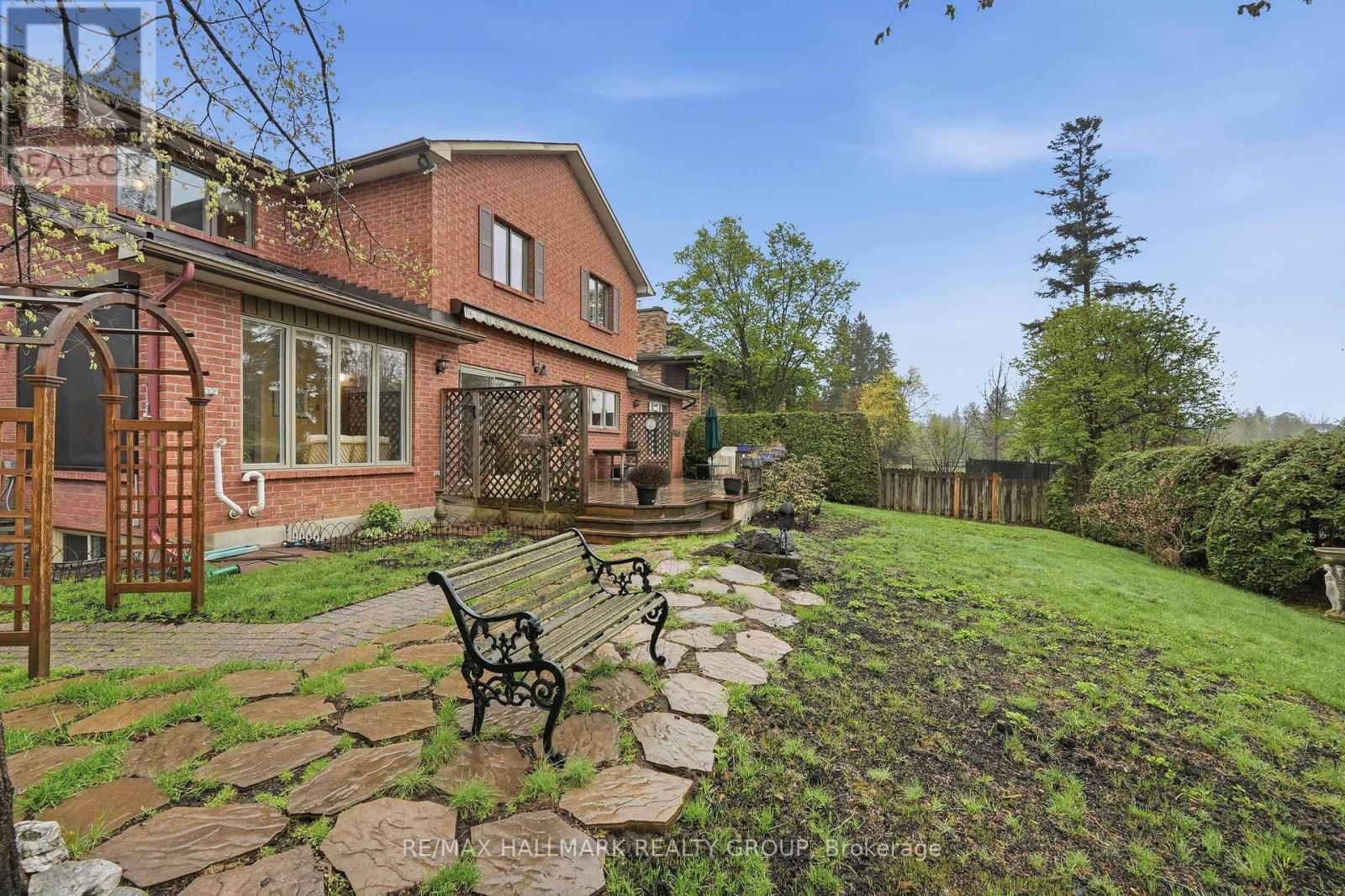 20 HALLDORSON CRESCENT - 45