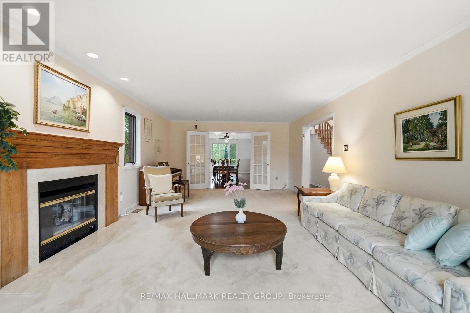 20 HALLDORSON CRESCENT - 7