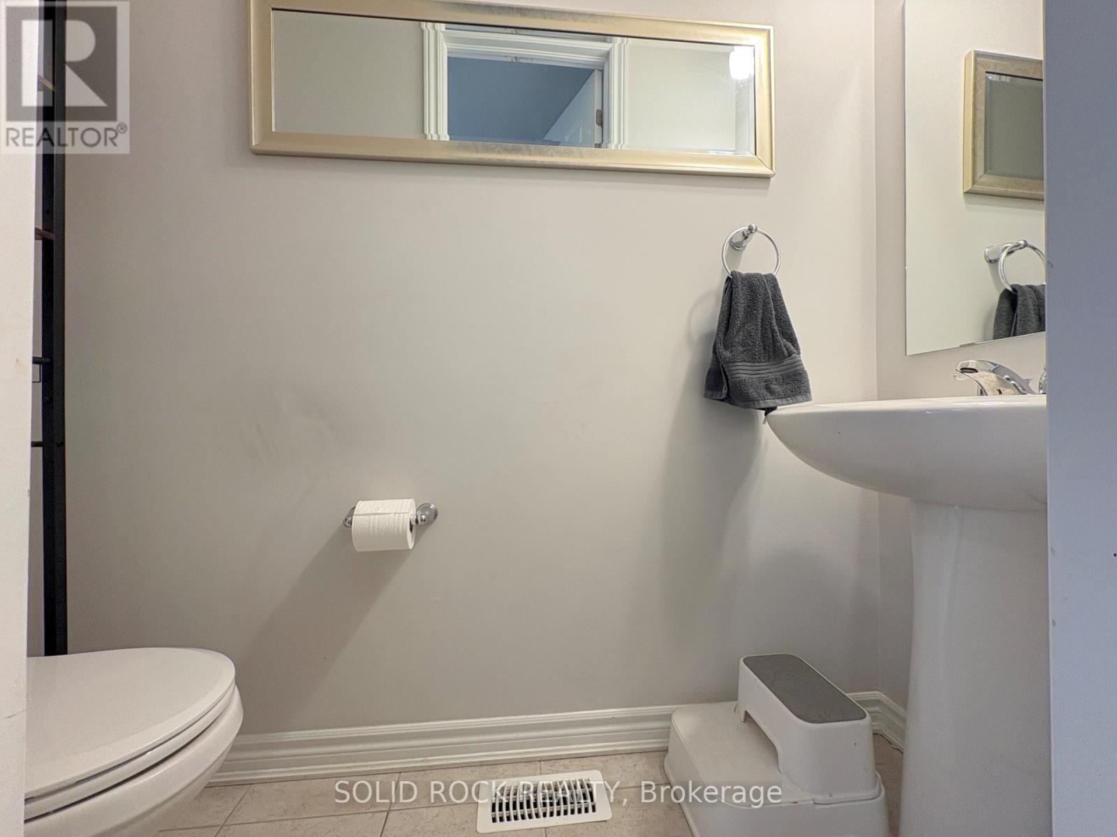 2 pc bath in the main floor
