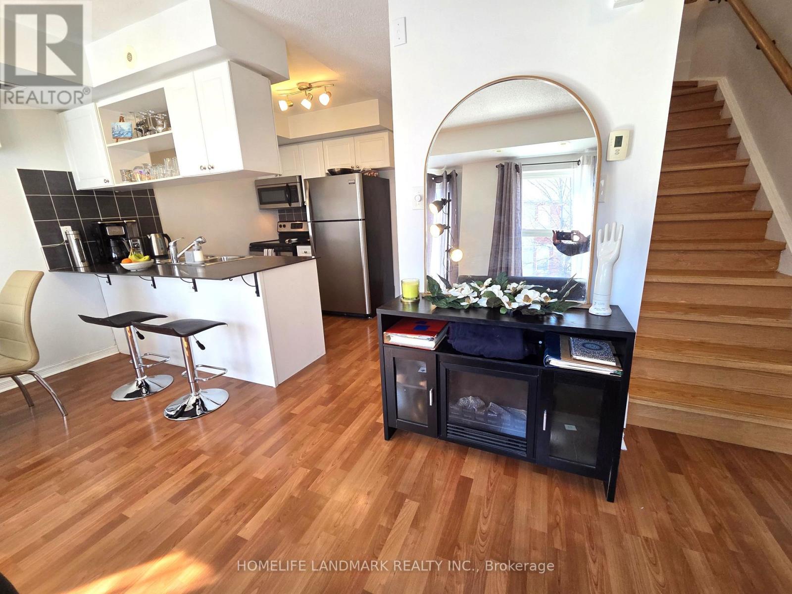 #2 74 MUNRO STREET - 13