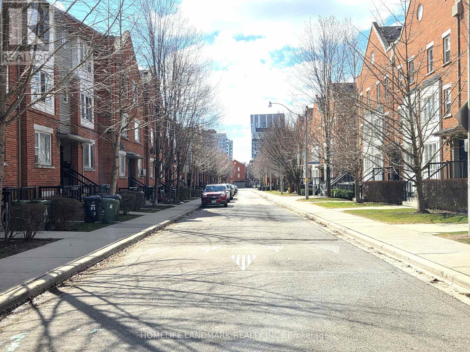 #2 74 MUNRO STREET - 41