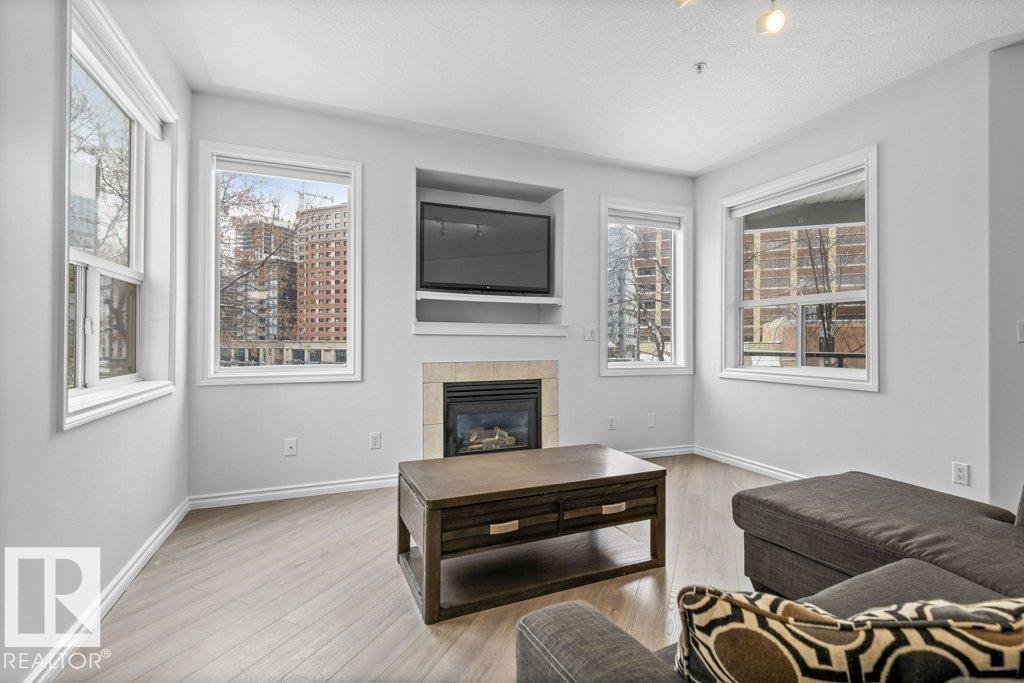 #304 10011 110 ST NW - 19