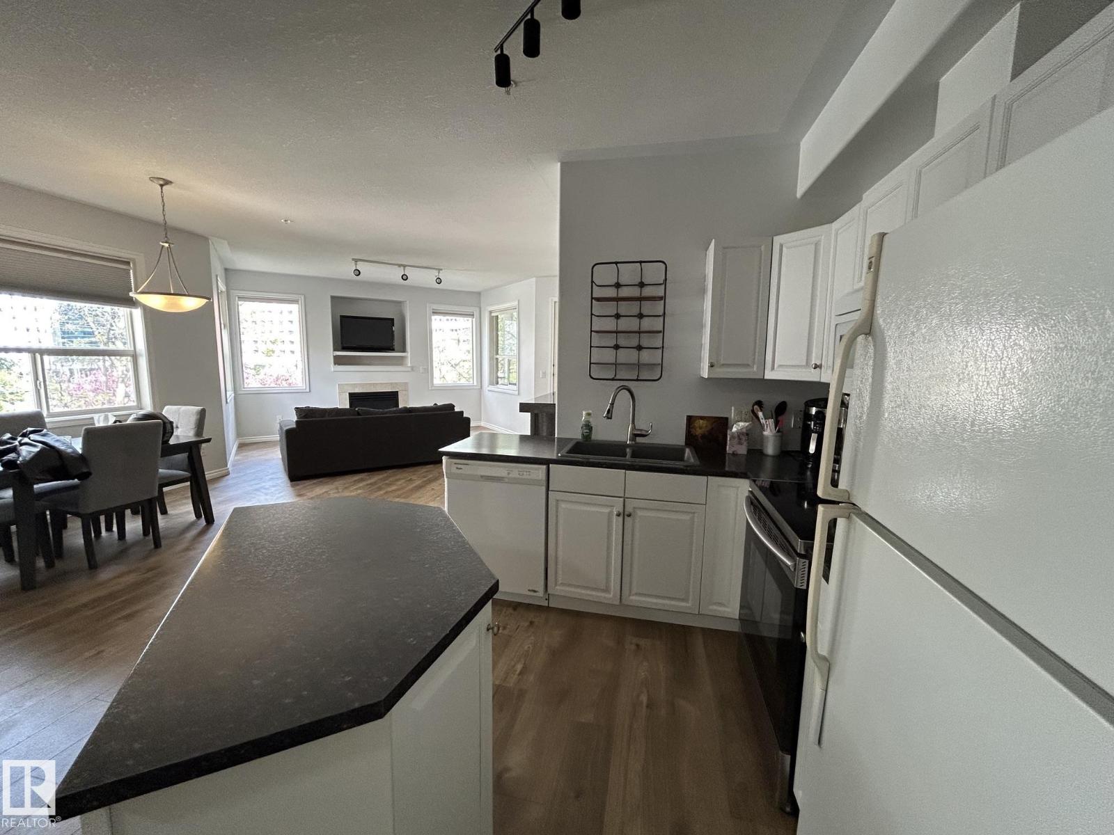 #304 10011 110 ST NW - 33