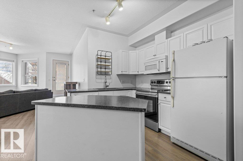 #304 10011 110 ST NW - 8
