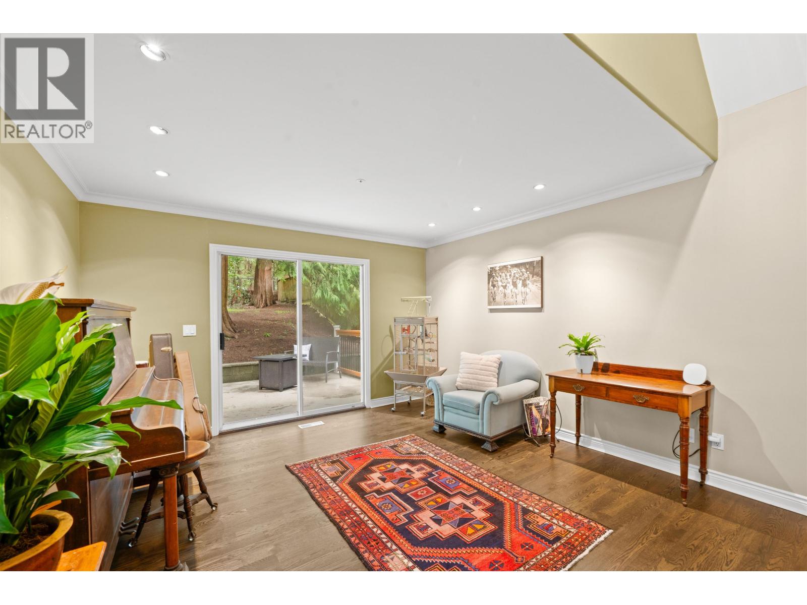 4622 COVE CLIFF ROAD, North Vancouver