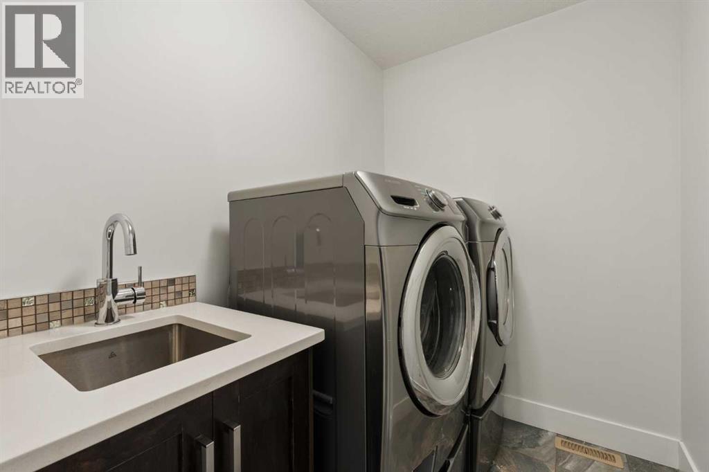 3818 2 Street NW - 38