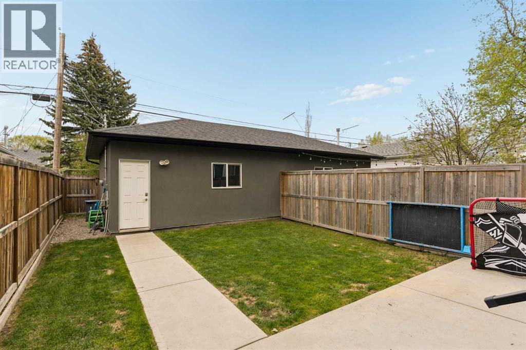 3818 2 Street NW - 49