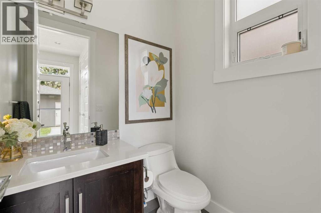 3818 2 Street NW - 20