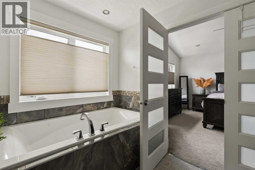 3818 2 Street NW - 31