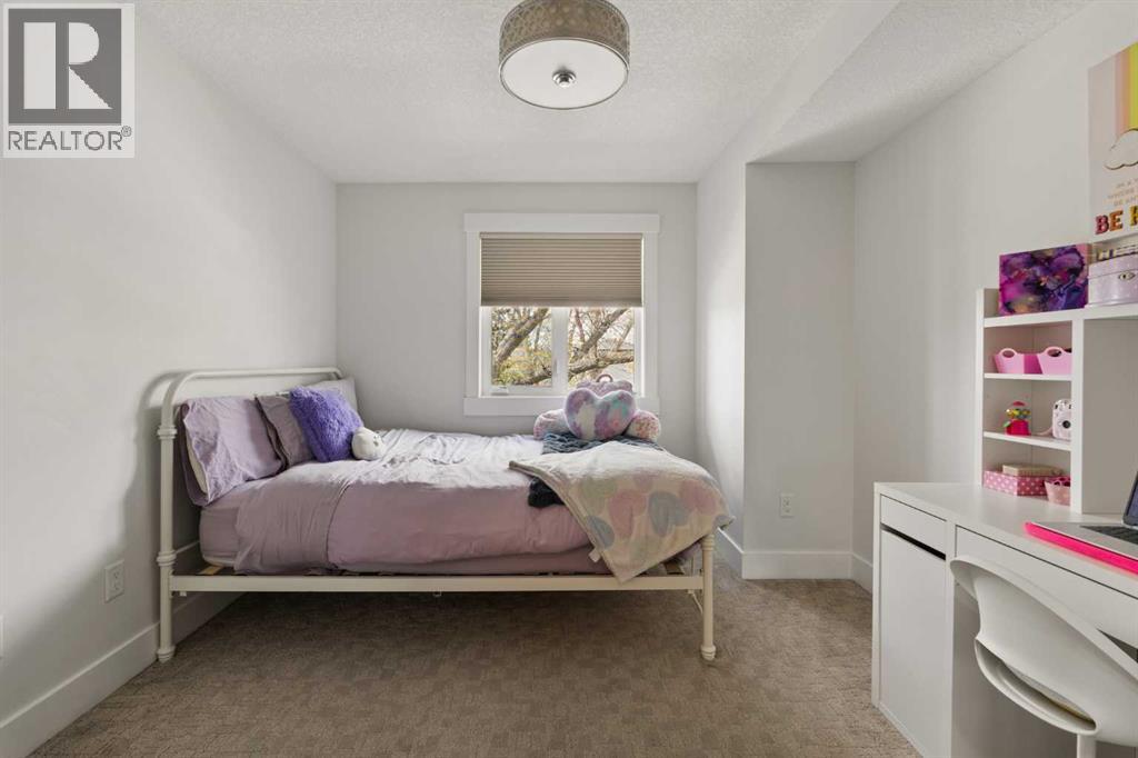 3818 2 Street NW - 32