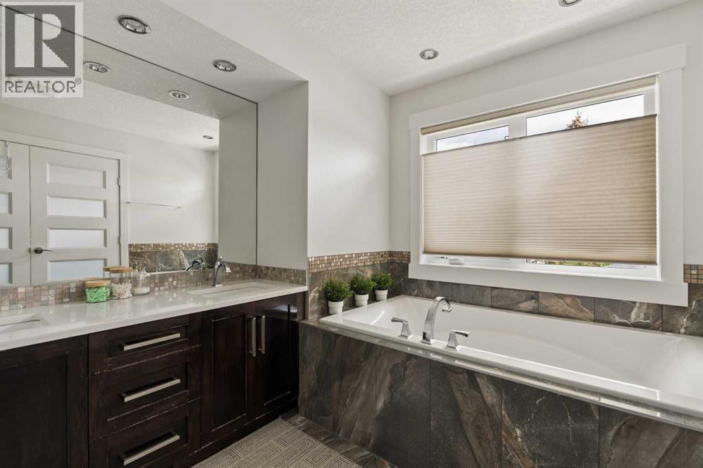 3818 2 Street NW - 28