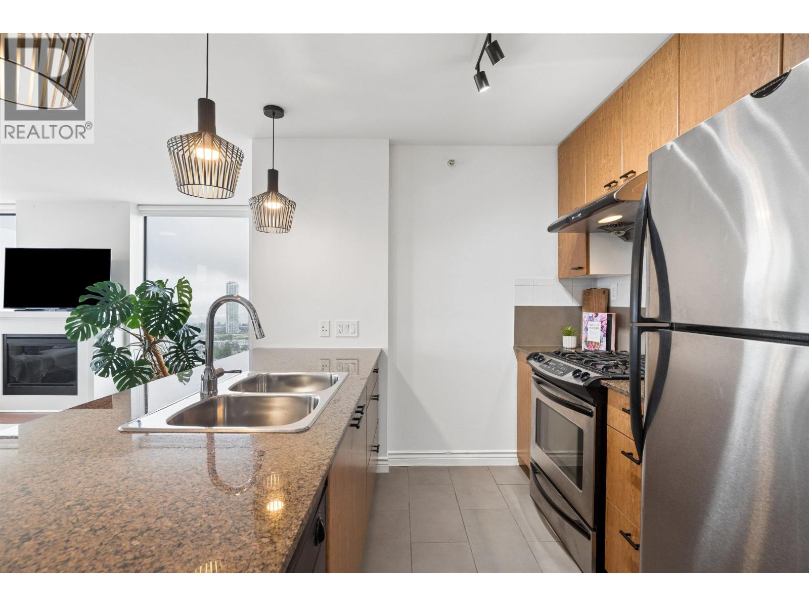 2 Bed, 2 Bath Apartment for Sale in Burnaby – 2706 7063 HALL AVENUE, Burnaby – MLS# R3125300 - Image 15