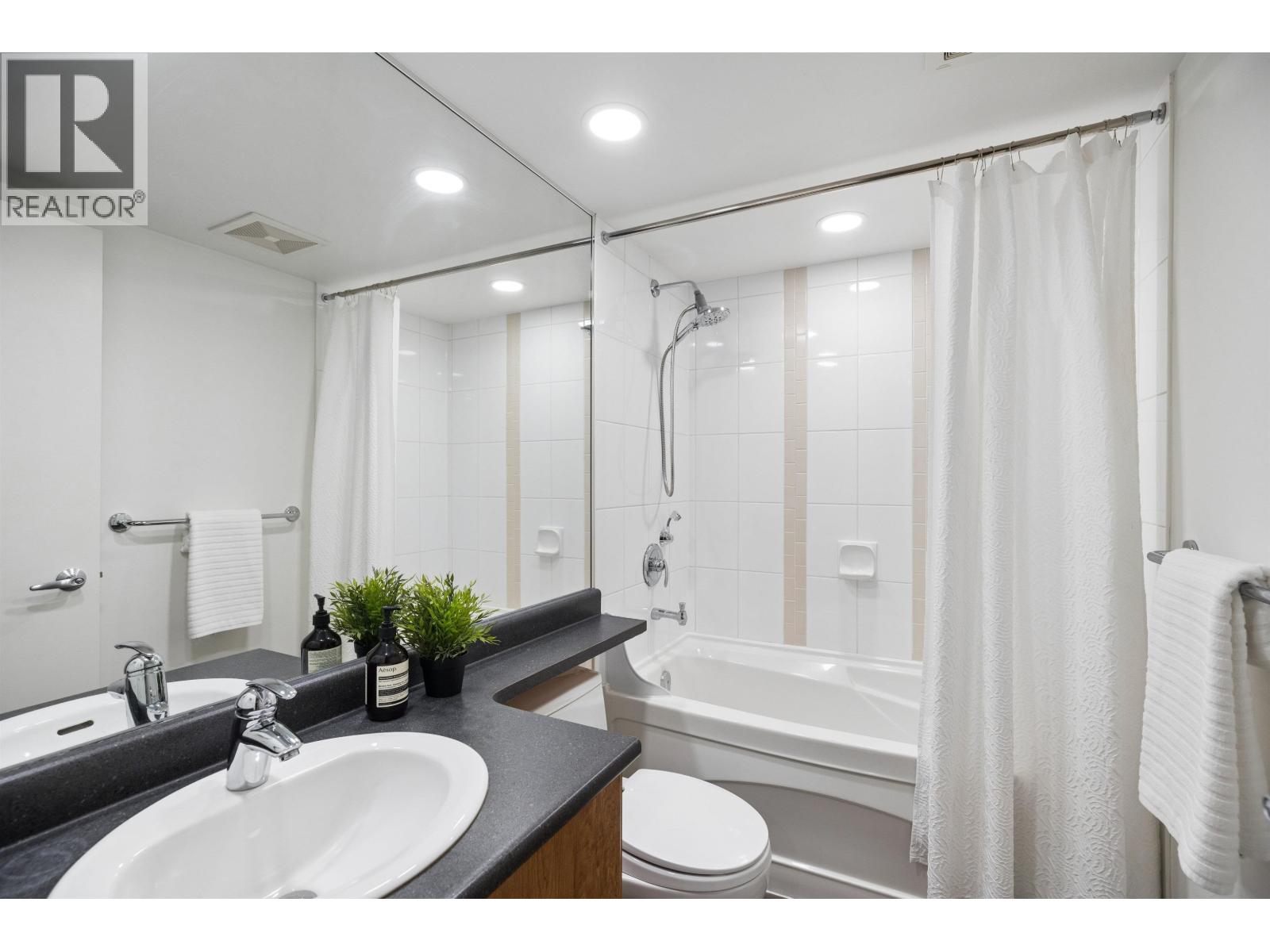 2 Bed, 2 Bath Apartment for Sale in Burnaby – 2706 7063 HALL AVENUE, Burnaby – MLS# R3125300 - Image 27