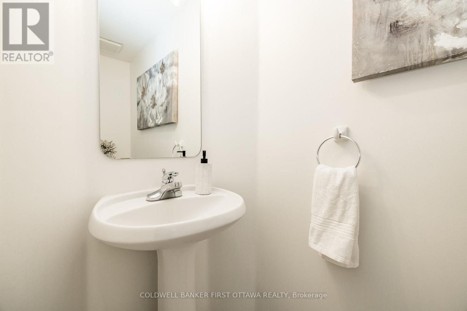 14 VISTAPOINTE DRIVE - 21