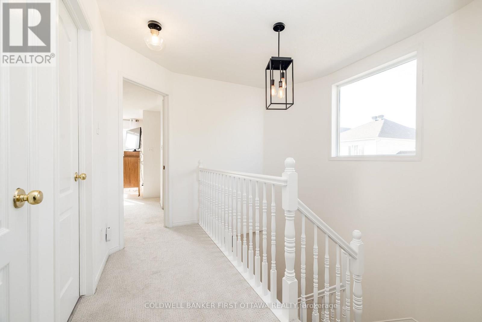 14 VISTAPOINTE DRIVE - 24