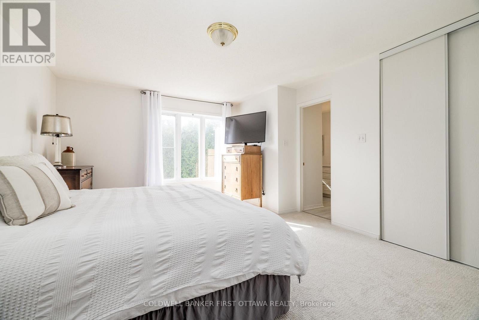 14 VISTAPOINTE DRIVE - 26