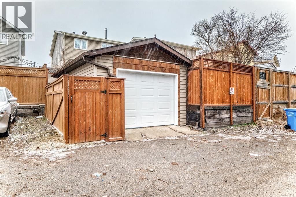 255 Falshire Way NE - 34