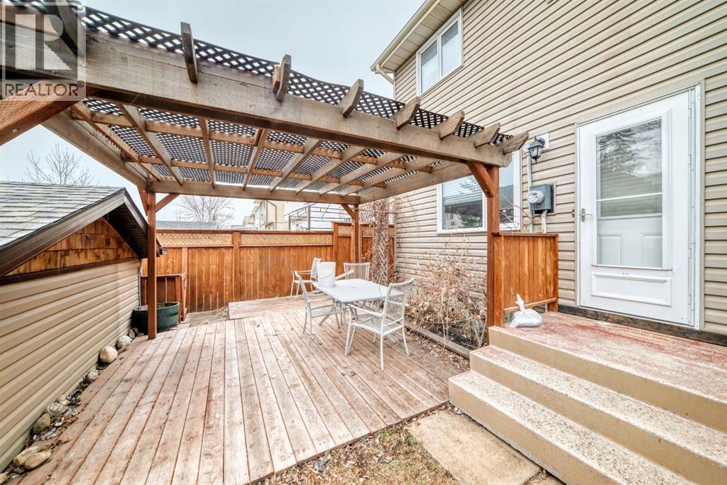 255 Falshire Way NE - 31