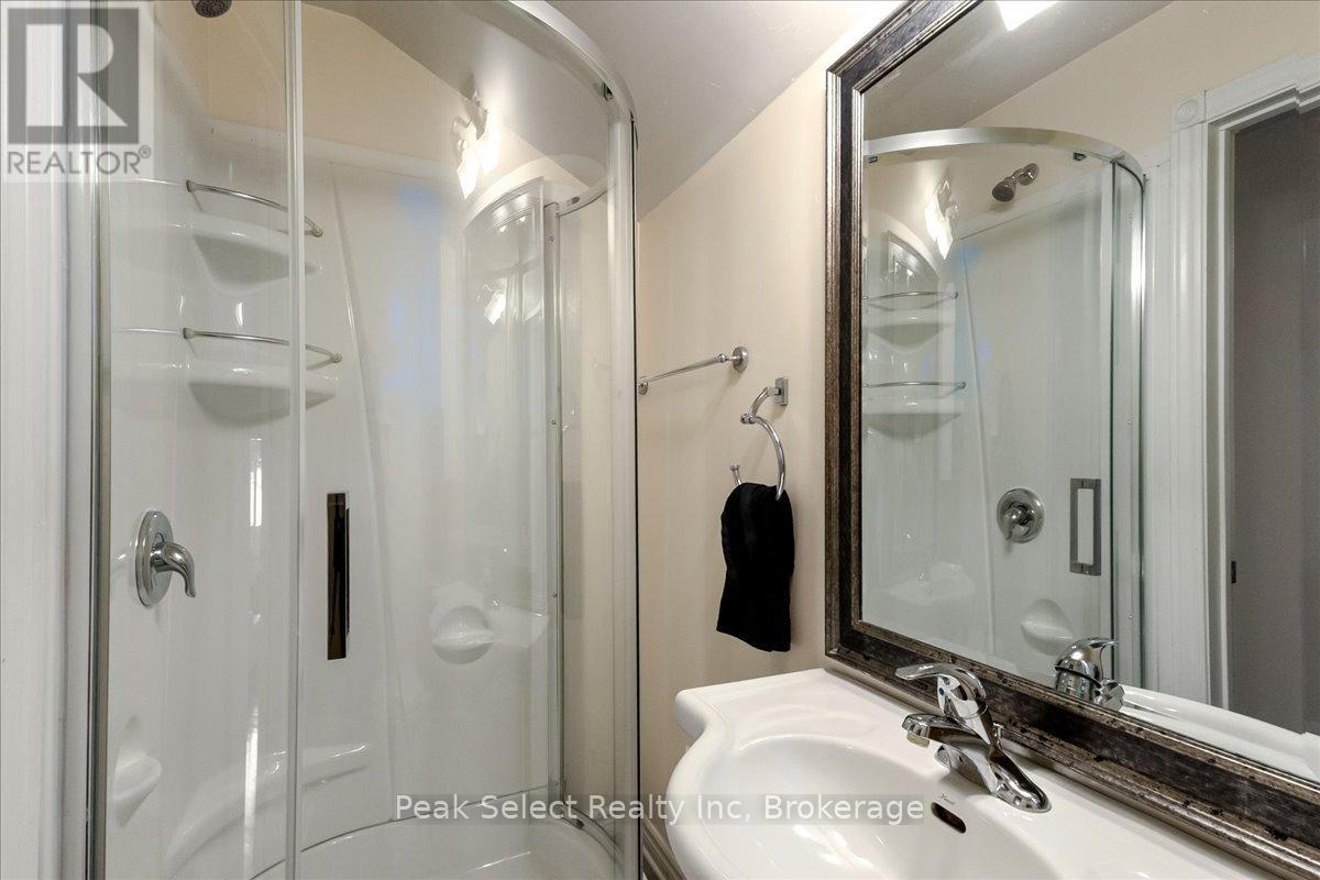 165 THOMAS STREET - 23
