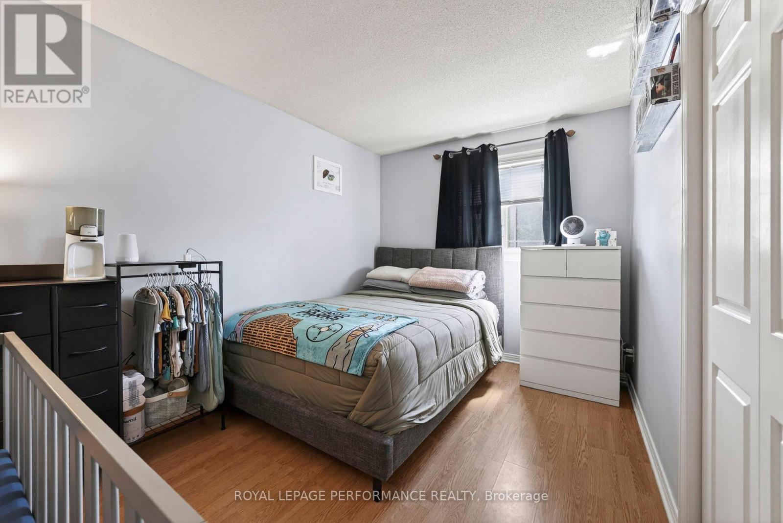 1321 LOCHIEL STREET - 17