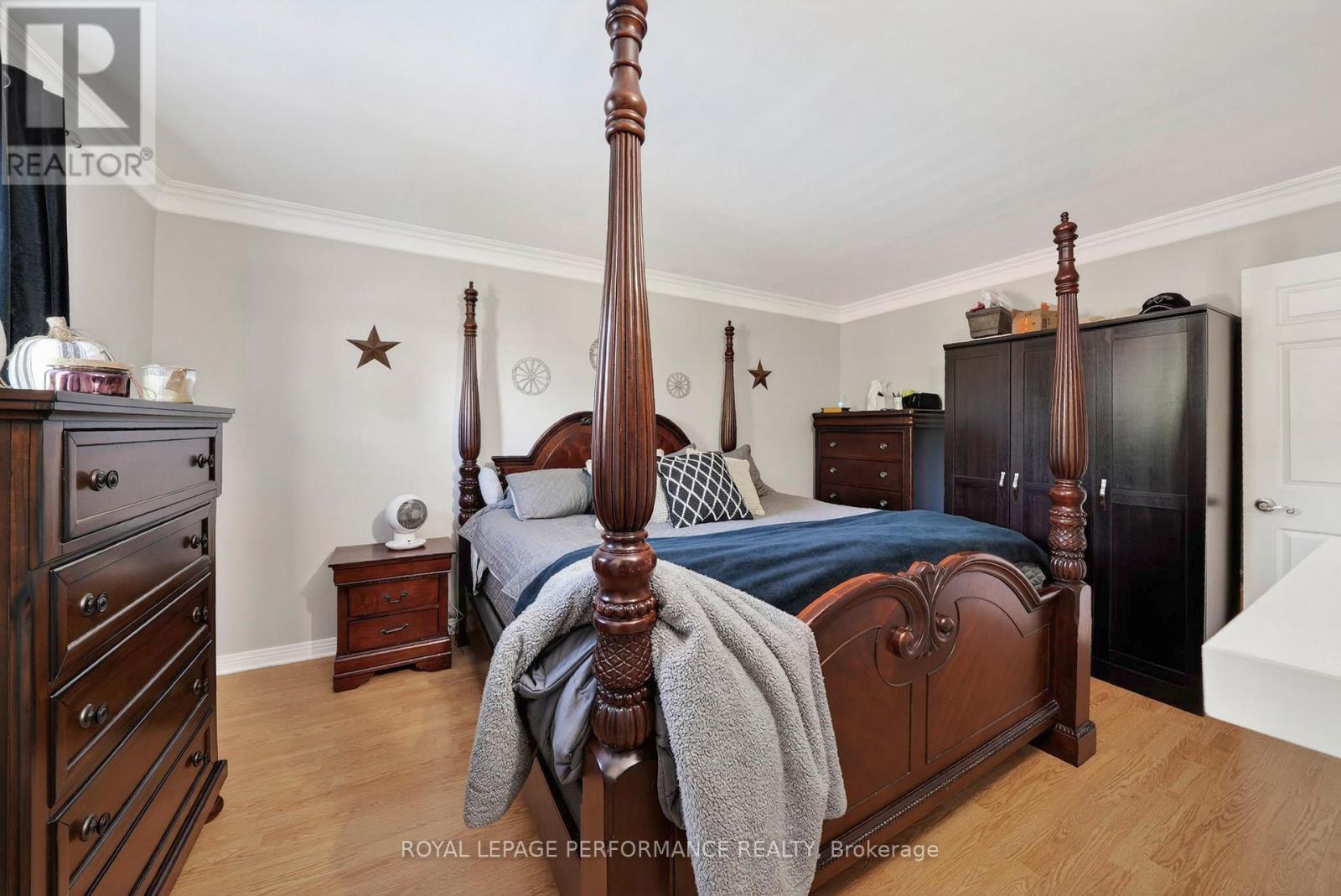 1321 LOCHIEL STREET - 20