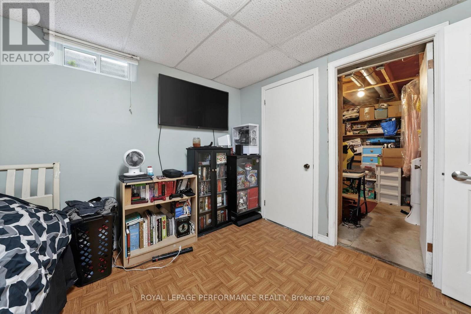 1321 LOCHIEL STREET - 34