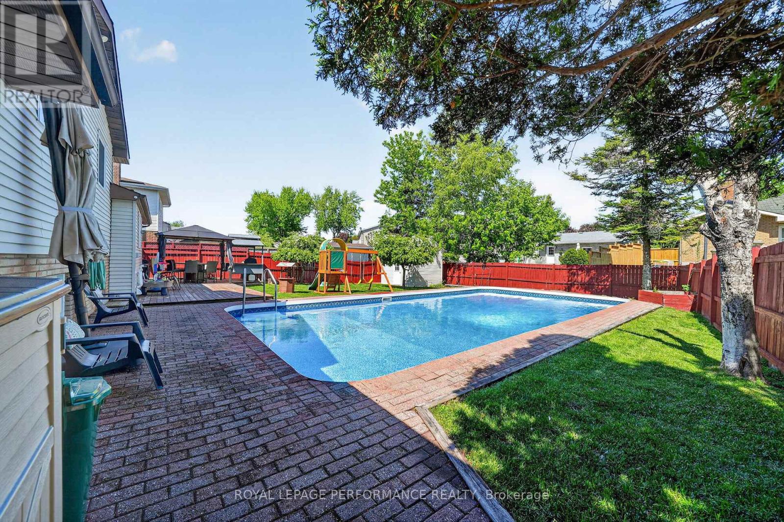 1321 LOCHIEL STREET - 37