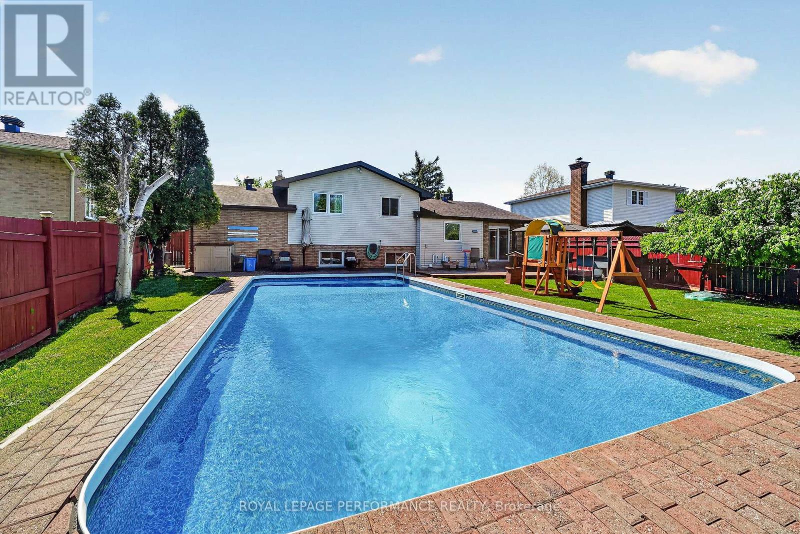 1321 LOCHIEL STREET - 38