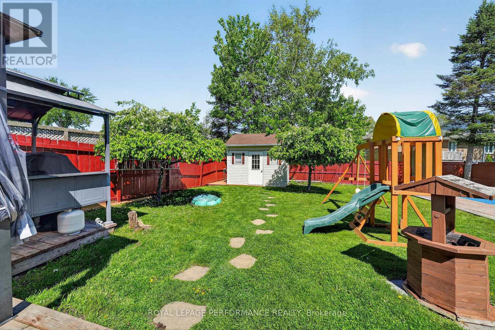 1321 LOCHIEL STREET - 42
