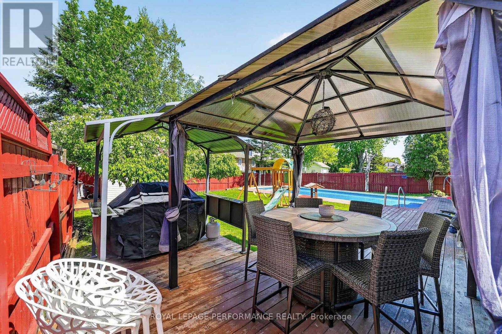 1321 LOCHIEL STREET - 44