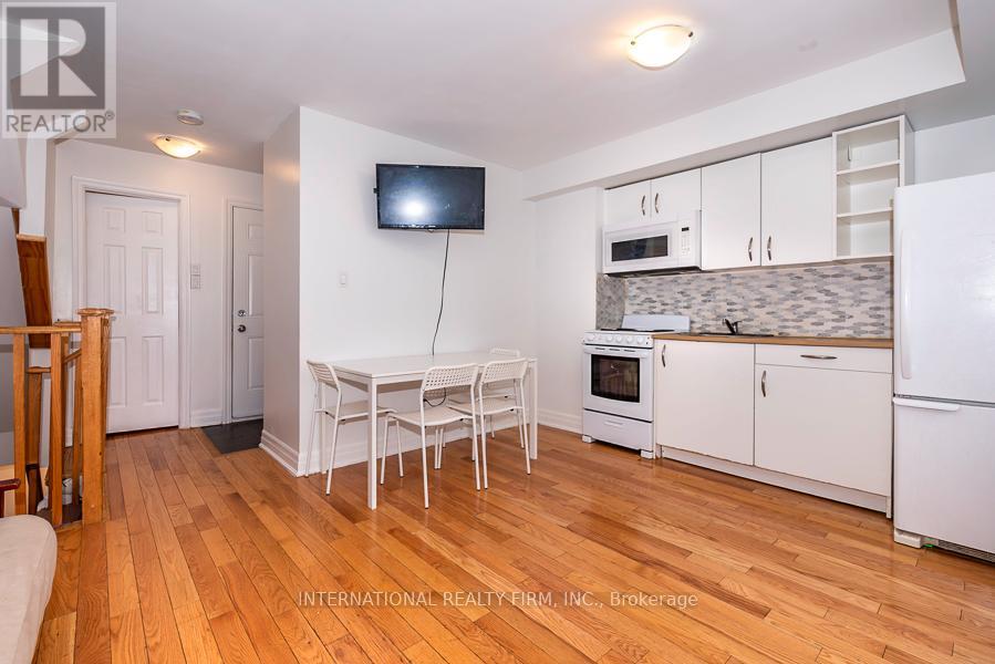 28 CAMPS LANE - 30