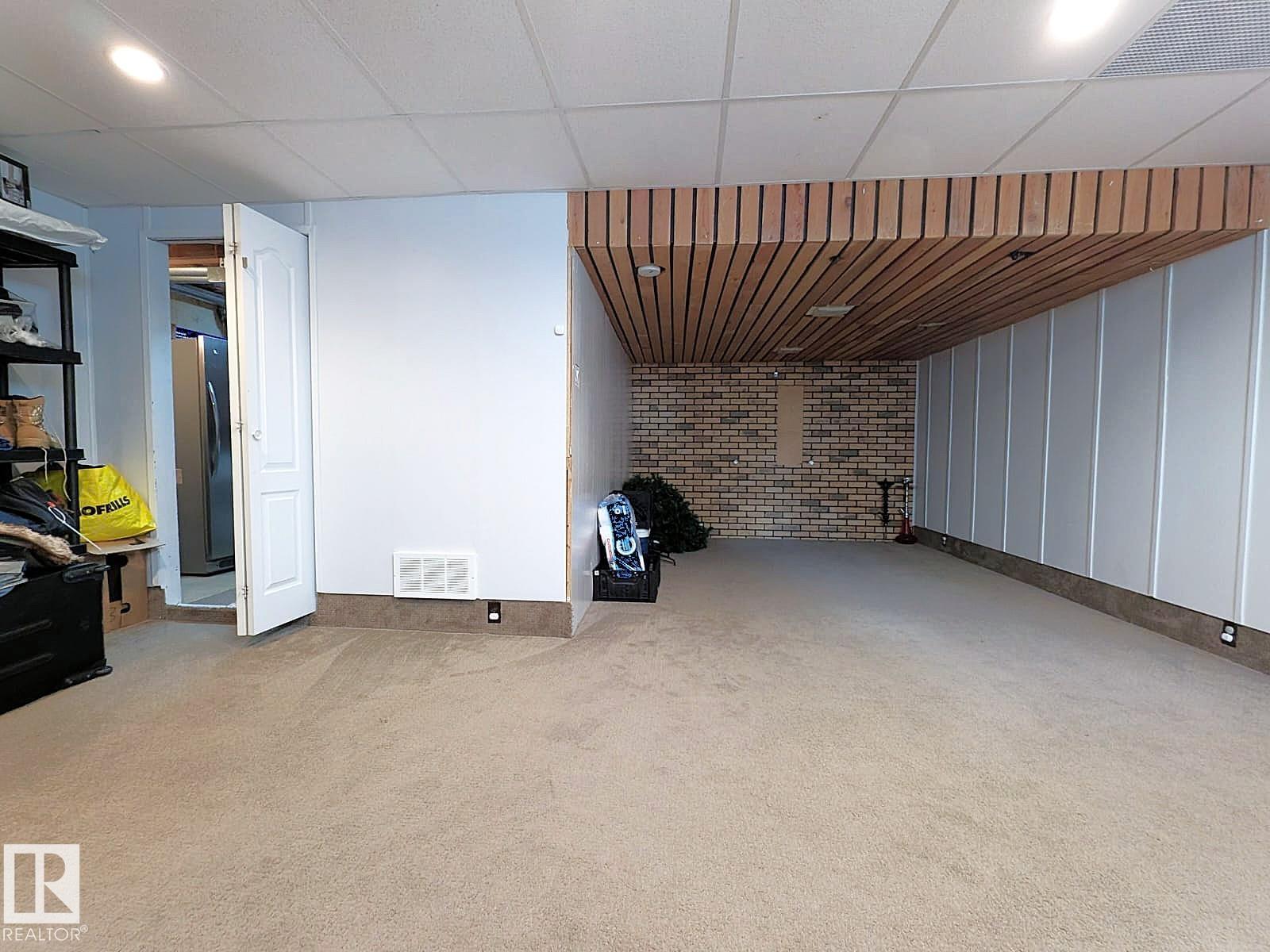61 MCLEOD PL NW - 19