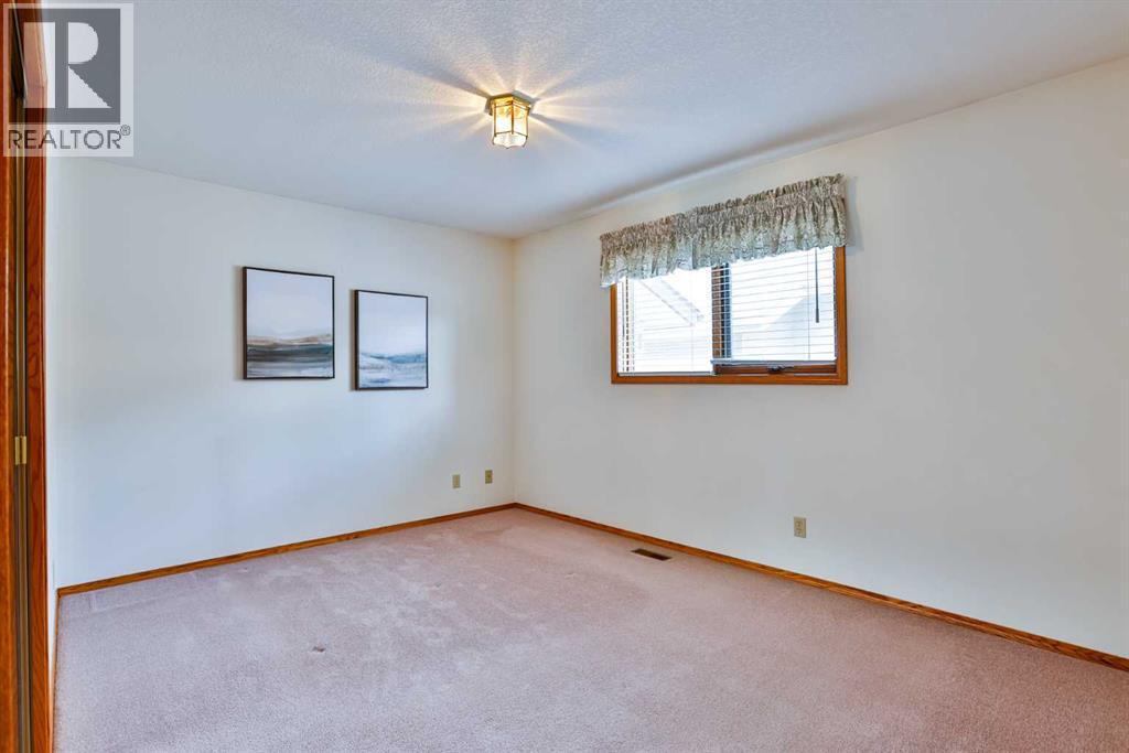 11 Cougar Road N — photo 15