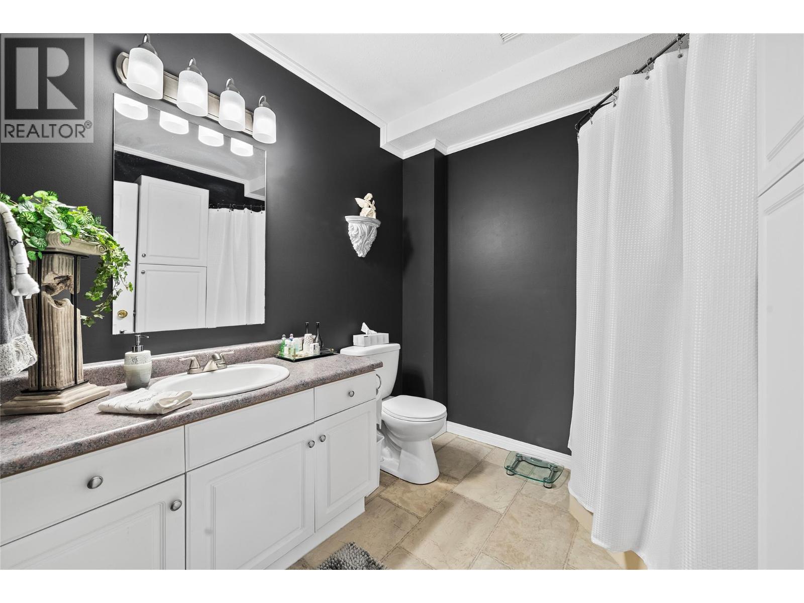 2524 Parkdale Place, Blind Bay