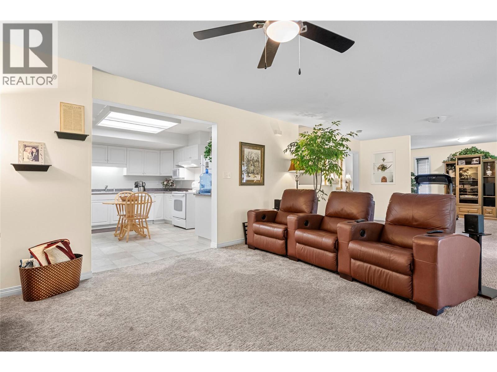 2524 Parkdale Place, Blind Bay