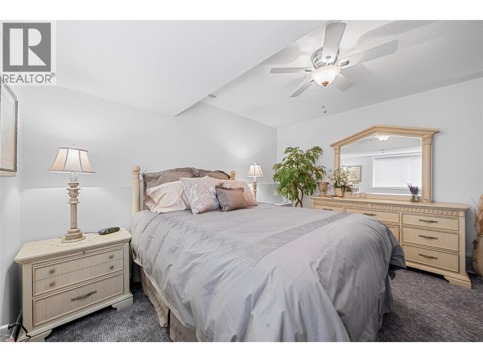 2524 Parkdale Place, Blind Bay