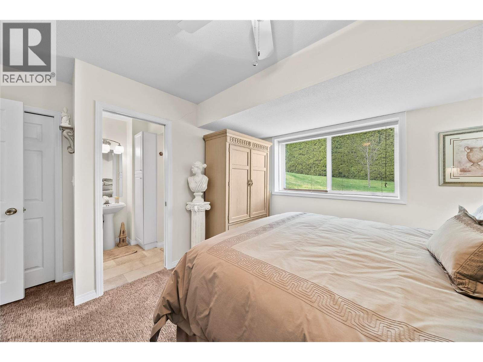 2524 Parkdale Place, Blind Bay